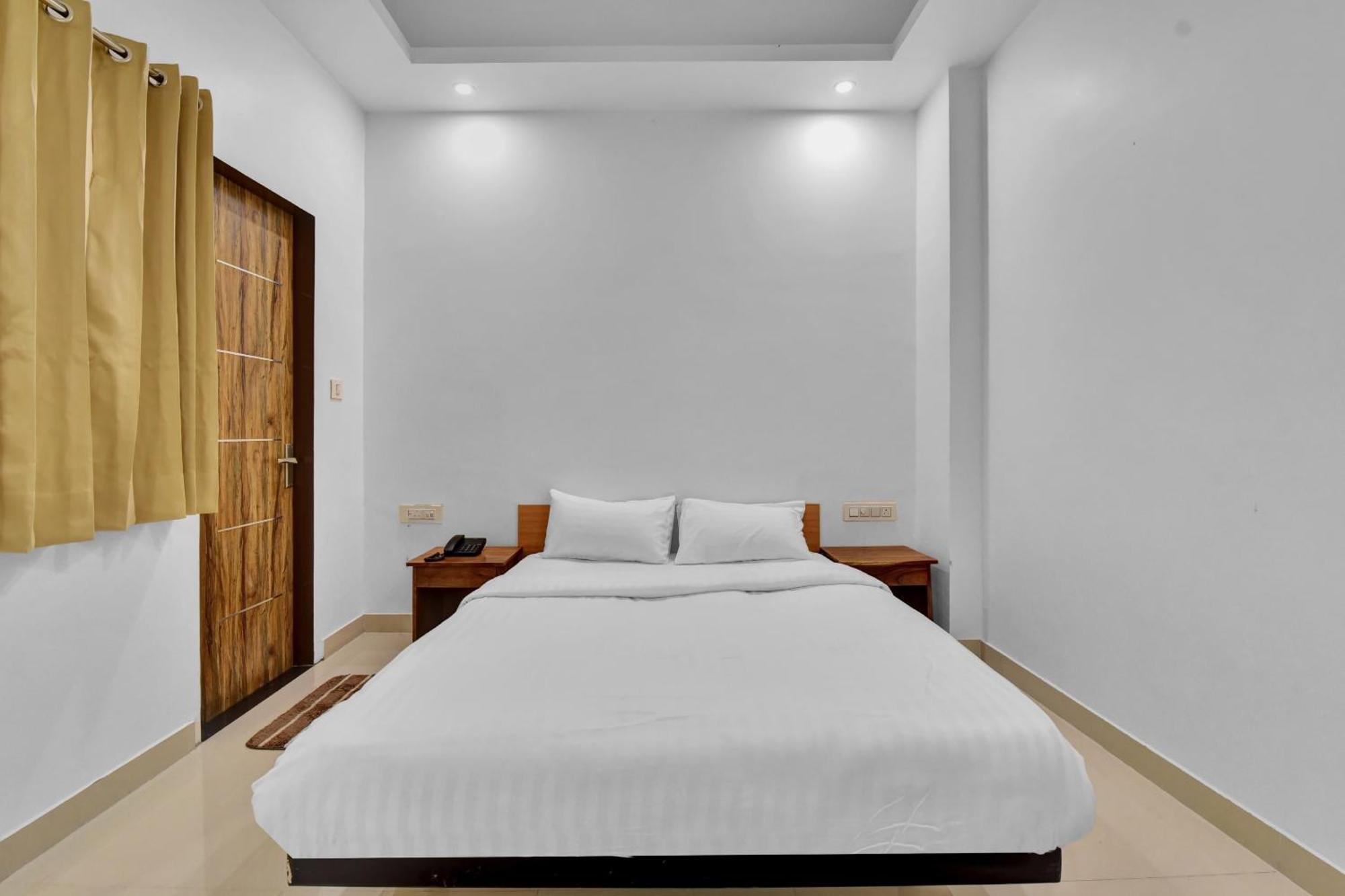 Collection O Gatsby Hotel Jaipur